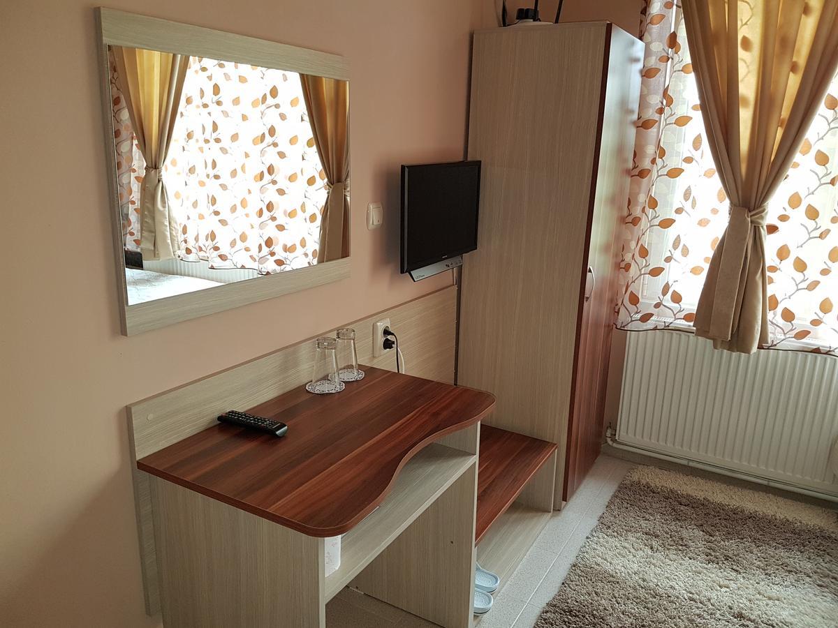Family Hotel Zhelkovi - Olympia Kharmanli Esterno foto